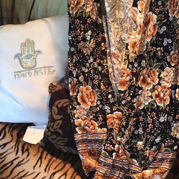 Sale! NEW! Boho midnight floral duster - Picture 4 of 6